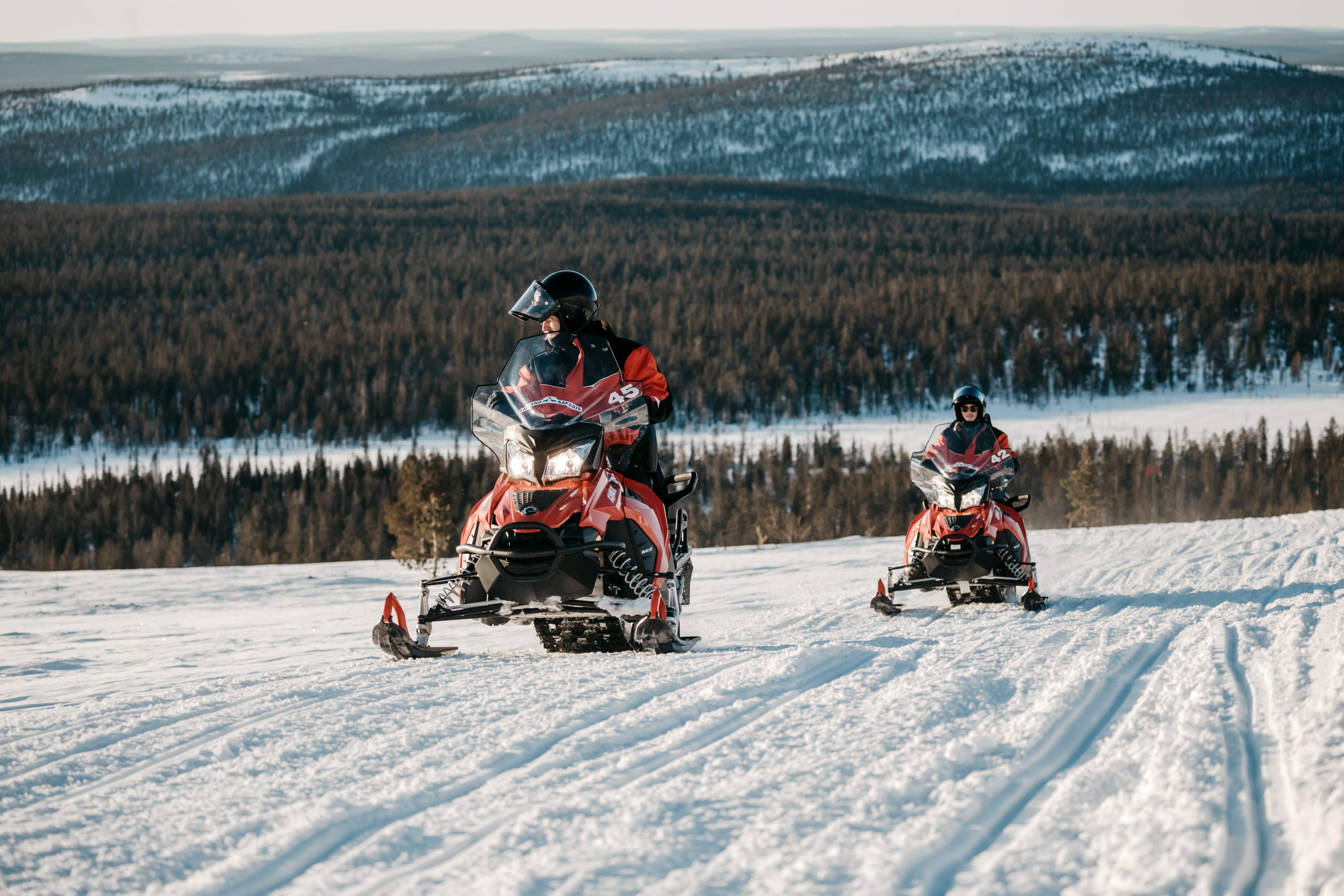 雪上摩托車探險 Snowmobile Safari