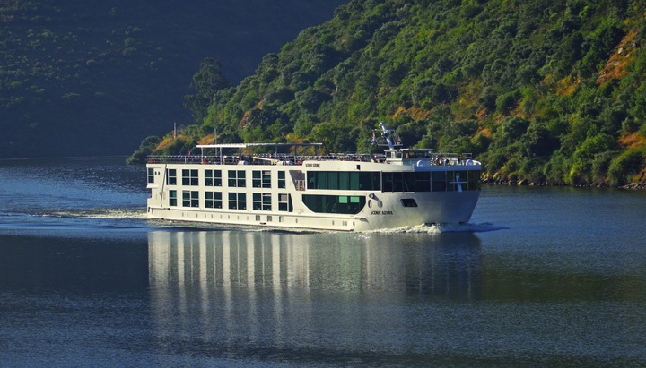 Scenic Azure 河輪