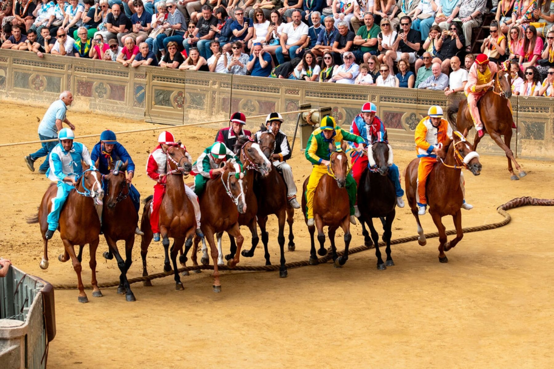 賽馬盛典 ‧ 義大利山城榮耀15日